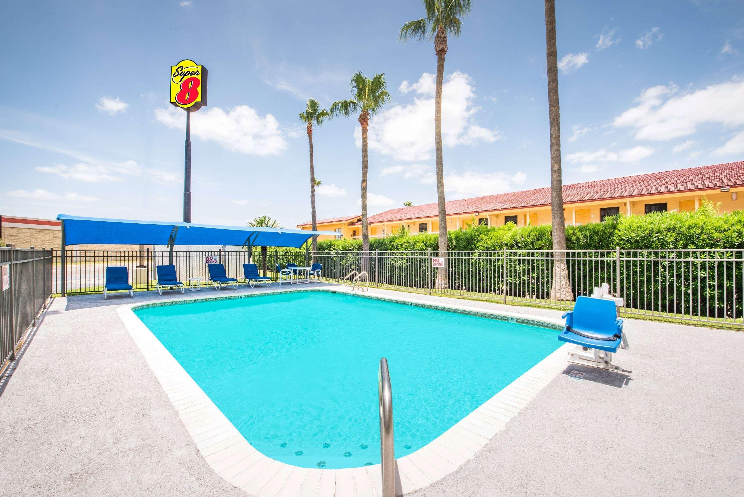 Super 8 By Wyndham Tx Hotel 2*